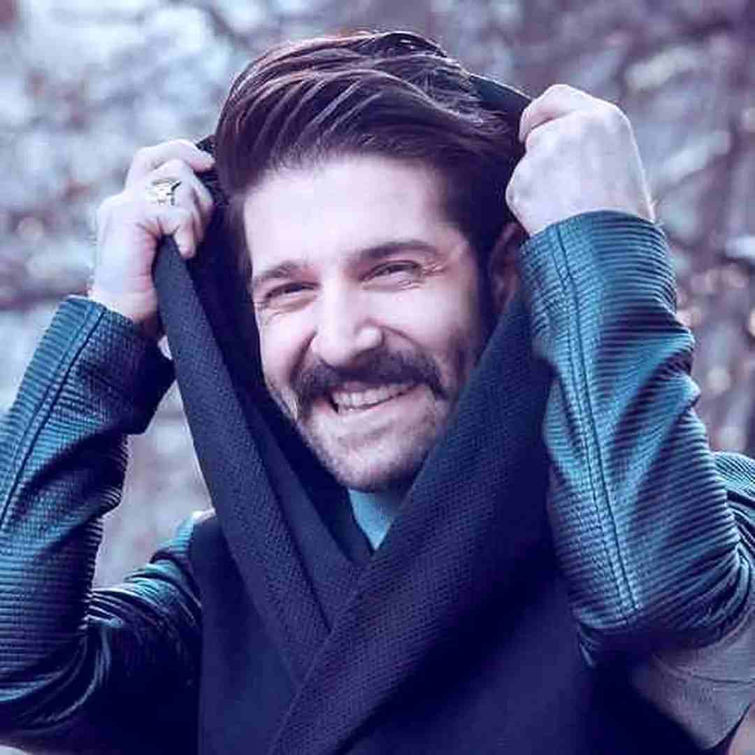 دانلود آهنگ دﻟﺒﺮ دﻟﺒﺮ ﺗﻮﻳﻰ از ﻫﻤﻪ ﺑﻬﺘﺮ از ﺧﻮﻧﻪ ی ﻗﻠﺒﻢ دﻟﺒﺮ ﻧﺰﻧﻰ ﭘﺮ
