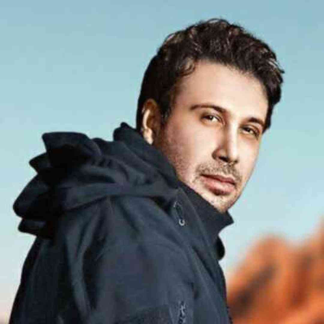 دانلود آهنگ یکی تیشه بگیرید پی حفره زندان