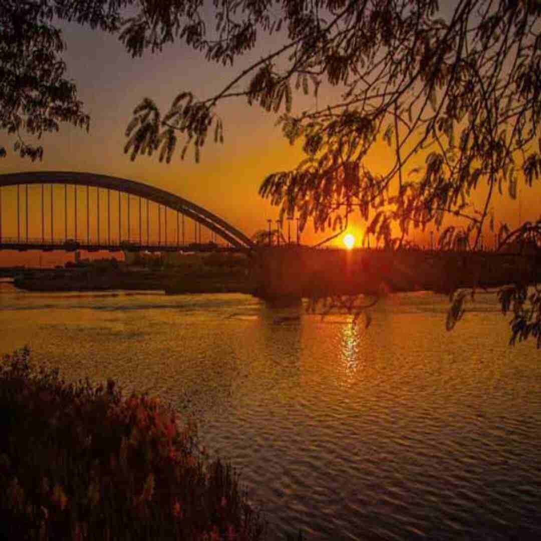 دانلود آهنگ لب کارون (ریمیکس + تمام اجراها)